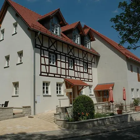 Am Brunnen Apartment *